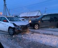 В Камне-на-Оби автомобиль такси попал в ДТП