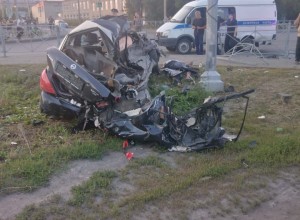 Фура на полной скорости снесла легковушку в Камне-на-Оби