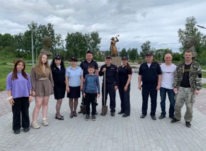 В Камне-на-Оби сотрудники полиции совместно с Общественным советом приняли участие во Всероссийской акции «Сад Памяти»