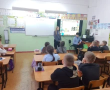 «Будь ярким, стань заметнее»