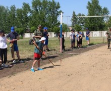 В Камне-на-Оби полицейские, военнослужащие и общественники провели для подростков игру «Зарница»