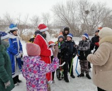 В Камне-на-Оби Новогодние каникулы продолжаются у детей улиц Урожайная и Сельскохозяйственная