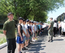 В Камне-на-Оби полицейские, военнослужащие и общественники провели для подростков игру «Зарница»