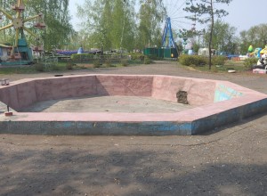 В городском парке культуры и отдыха города Камень-на-Оби начались  работы по восстановлению популярного фонтана.