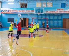 Каменский педагогический колледж принял в стенах своего спортзала юных футболистов