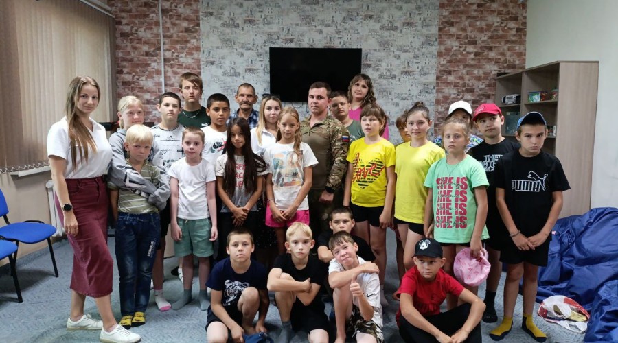 Сила духа: урок мужества Александра Костромина для ребят Каменского района