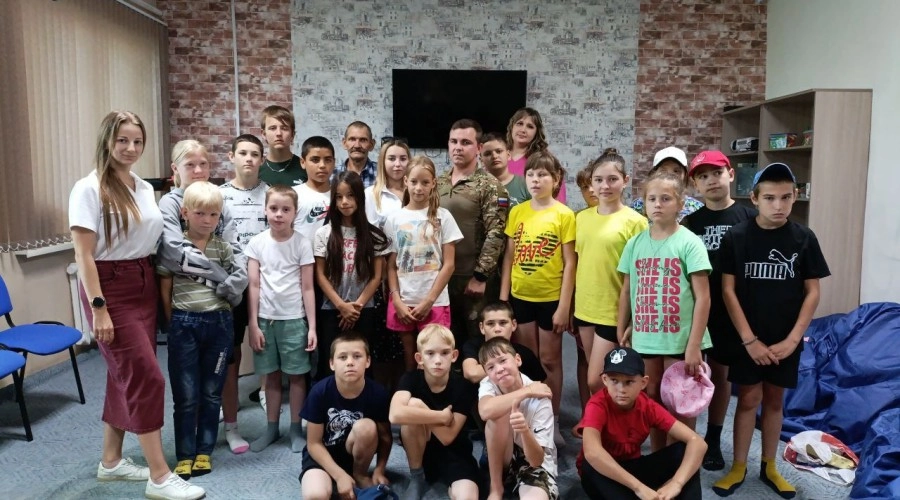 Сила духа: урок мужества Александра Костромина для ребят Каменского района