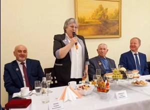 Каменские работники образования удостоены наград из рук губернатора