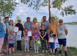 На площадке зоны отдыха «Каньон» состоялись веселые старты - «Папа, мама, я – спортивная семья». 