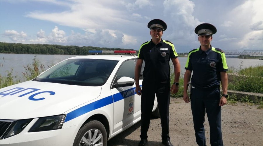 Сотрудники Каменской Госавтоинспекции оказали помощь девушке с признаками эпилепсии.