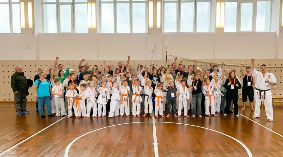 Корреспондентам «Камень ЛАЙФ» удалось посетить открытую тренировку по каратэ киокушинкай