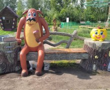 Скульптура колобка украсила городской парк города Камень-на-Оби. 