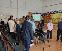 Сотрудники  Каменской Госавтоинспекции  провели урок безопасности на тему: «Засветись!»