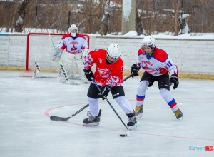 НОВОГОДНИЙ ХОККЕЙ прошёл в Камне-на-Оби