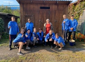 Молодогвардейцы Каменского педагогического колледжа оказали помощь маме военнослужащего на СВО