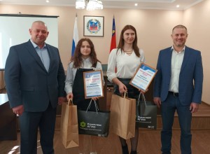 В администрации района поблагодарили каменских спортсменок