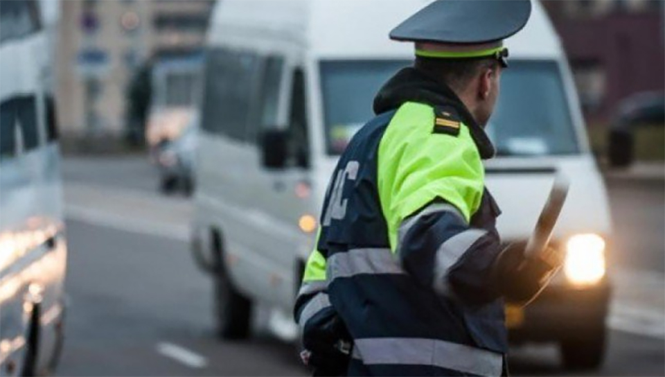 Госавтоинспекция просит пассажиров автобусов сообщать о нарушениях правил