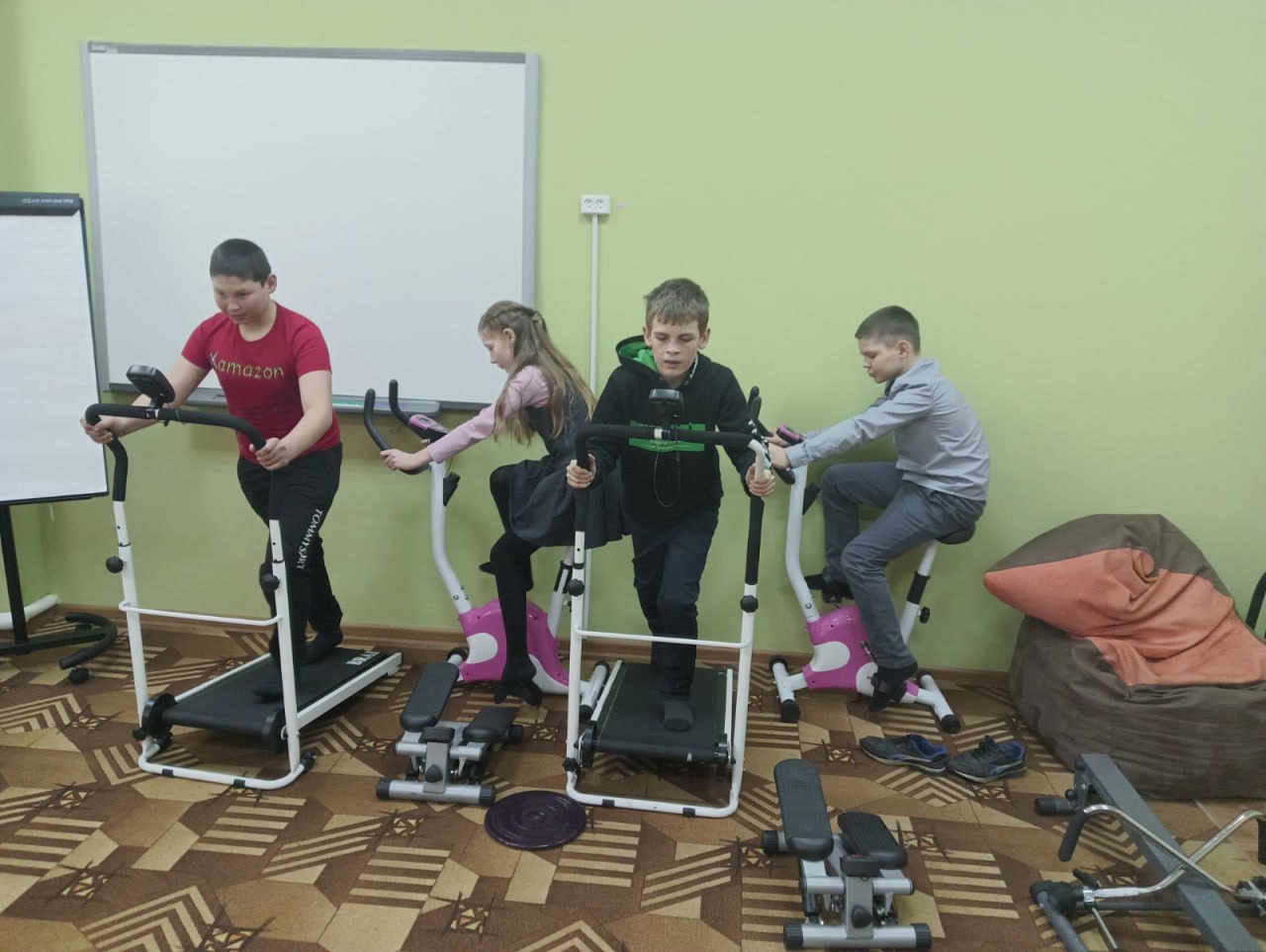 Вам грустно и скучно? Присоединяйтесь к нам!